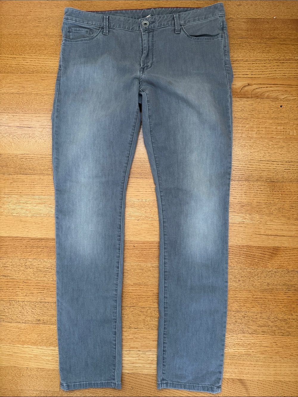 Banana Republic Women's Skinny Jeans in Light Gray Wash